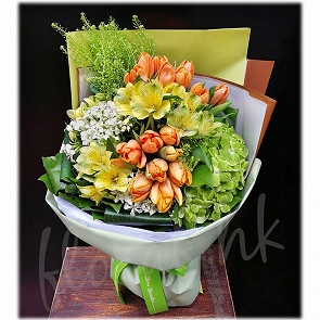 BO119     屈金香  繡球 荷蘭BB草 小百合  花束 BO119     屈金香  繡球 荷蘭BB草 小百合  花束